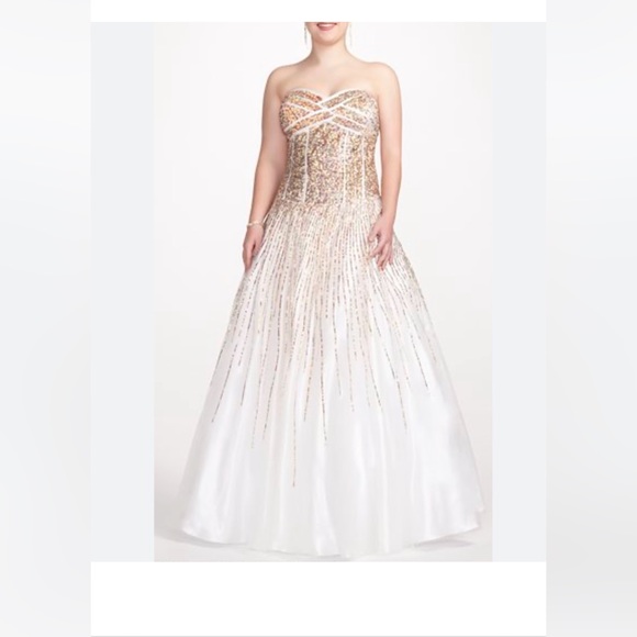 TERANI COUTURE: Sequined Ballgown Beautiful Prom or Quinceañera dress. Size 4 - Picture 1 of 11